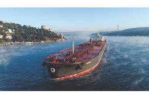 The MT Seriana on the Bosporus: severe corrosion problems were solved with Chevron’s Special HT Ultra 140 BN cylinder oil. (Photo: Chevron)