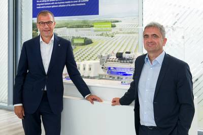 Andreas Schell (left), CEO of Rolls-Royce business unit Power Systems, and Dr. Uwe Lauber (right), CEO of MAN Energy Solutions, have signed a Memorandum of Understanding to collaborate on mýa, the open asset-and-fleet-management-system. (Photo: MAN Energy Systems)