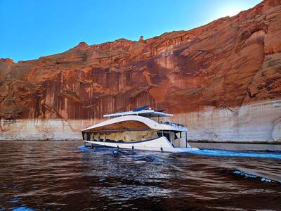 New Bravada luxury houseboat powered by Volvo Penta – Invictus. (Photo: Bravada Yachts)