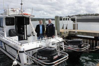 Signing supply agreement: Photo credit Marine Rescue NSW