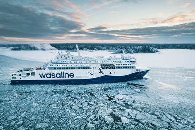 Wärtsilä 31DF engine has helped Wasaline further reduce methane emissions by 10 percent onboard the Aurora Botnia ferry © Wasaline
