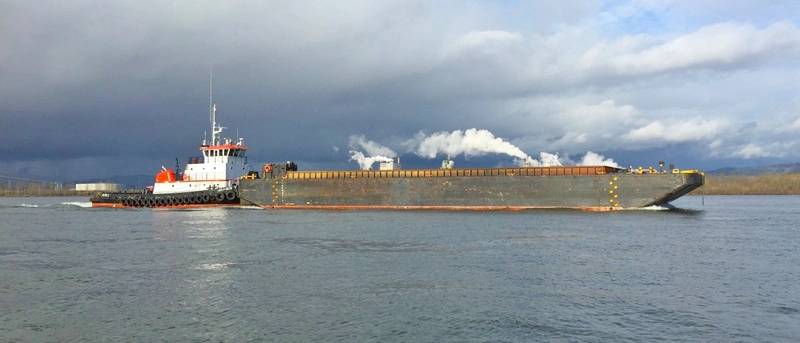 The James T pushing a barge on sea trials (Photo: Mike Fourtner / Cummins)