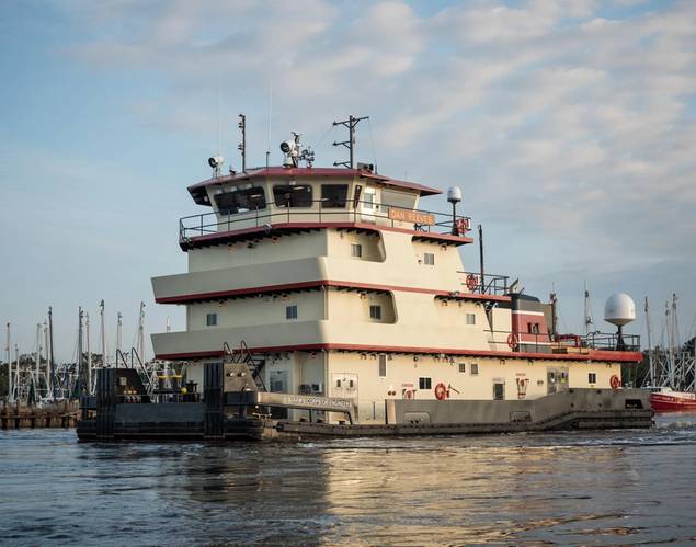 M/V Dan Reeves (Photo by Richard Dollison)