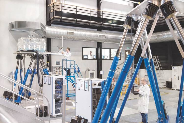 Studying liquid movement for seakeeping analysis and sloshing effect in a GTT laboratory set-up. (Photo: © GTT / Patrick Sagnes)